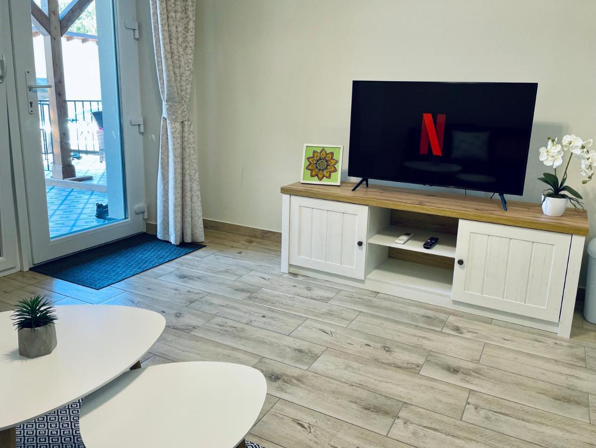 Voeroesmarty Apartmanhaz Mako Luaran gambar