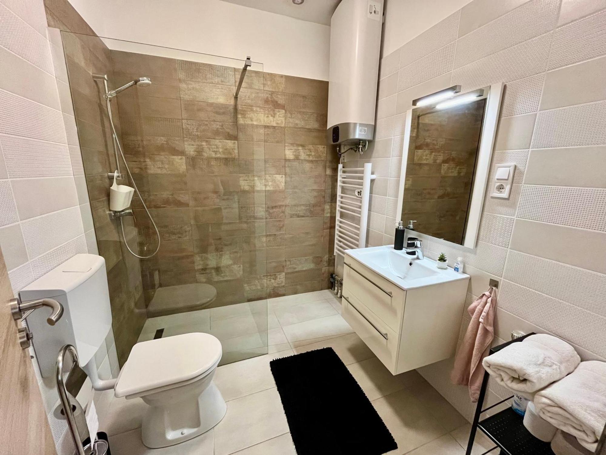 Voeroesmarty Apartmanhaz Mako Luaran gambar