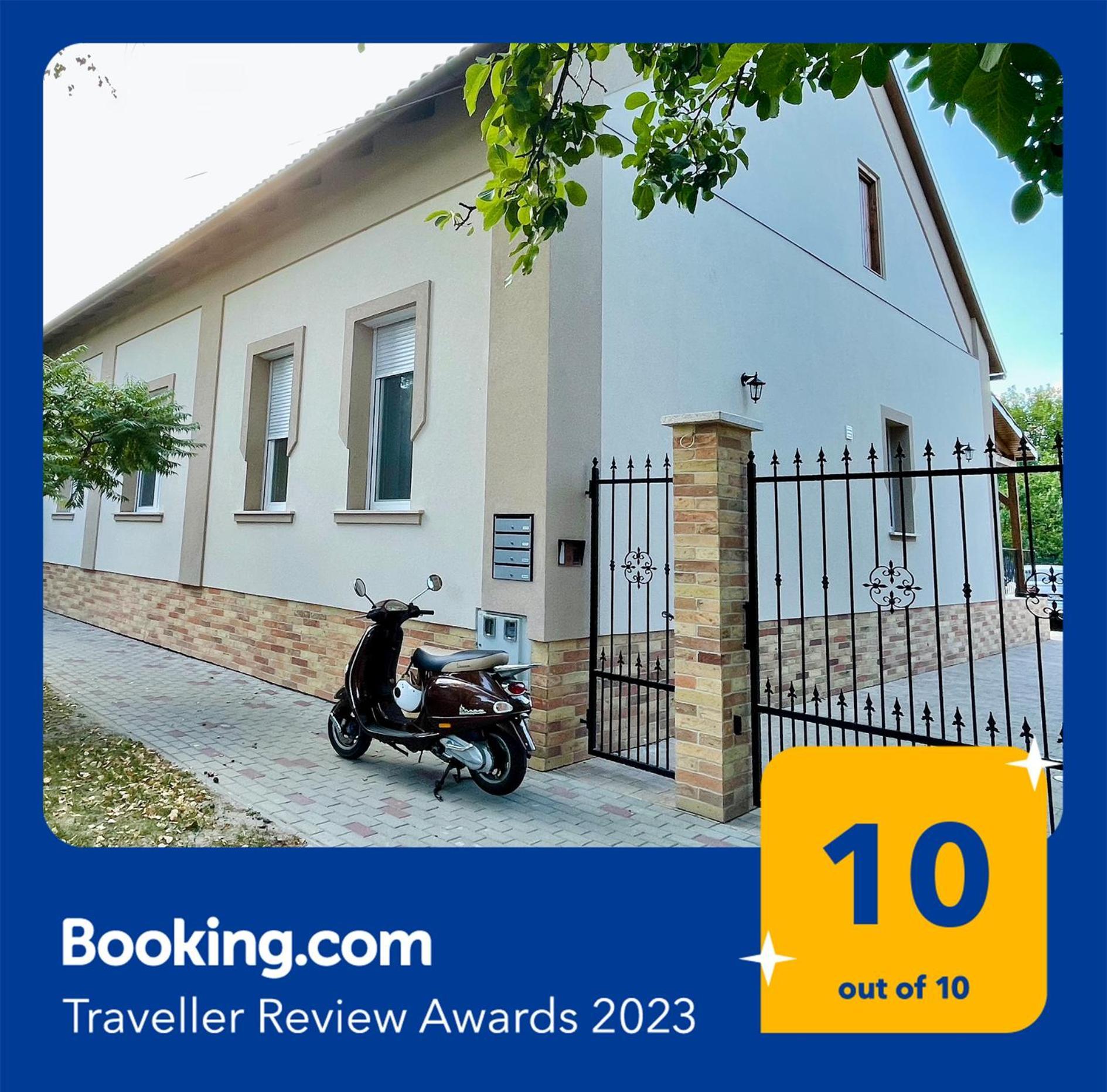 Voeroesmarty Apartmanhaz Mako Luaran gambar
